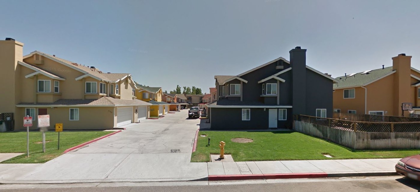 Hart Townhomes in El Cajon, CA - Foto de edificio