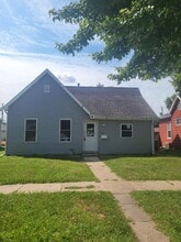 2323 Ave F in Council Bluffs, IA - Building Photo - Building Photo