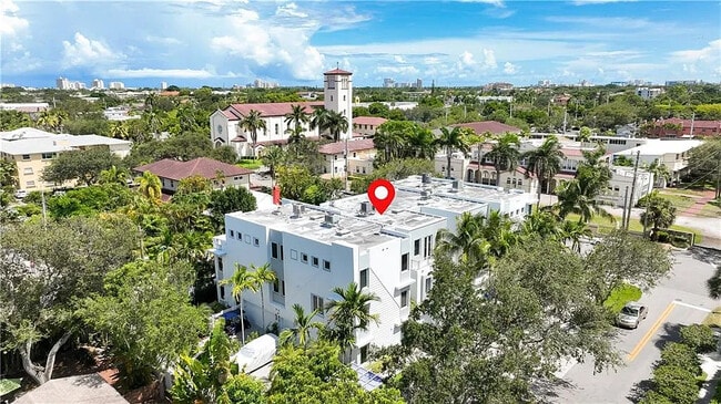 302 NE 8th Ave in Fort Lauderdale, FL - Foto de edificio - Building Photo