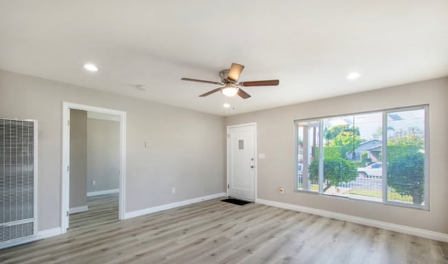 520 W 91st St in Los Angeles, CA - Building Photo - Building Photo