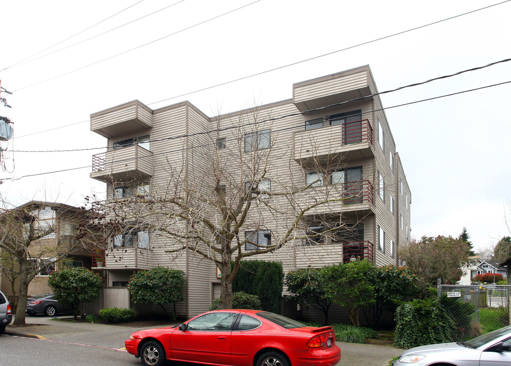 Wai Lee Apartment in Seattle, WA - Building Photo