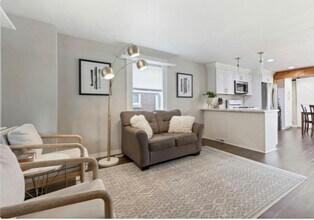 141 S 75th St in Milwaukee, WI - Building Photo - Building Photo