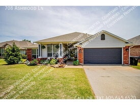 708 Ashwood Ln in Moore, OK - Building Photo