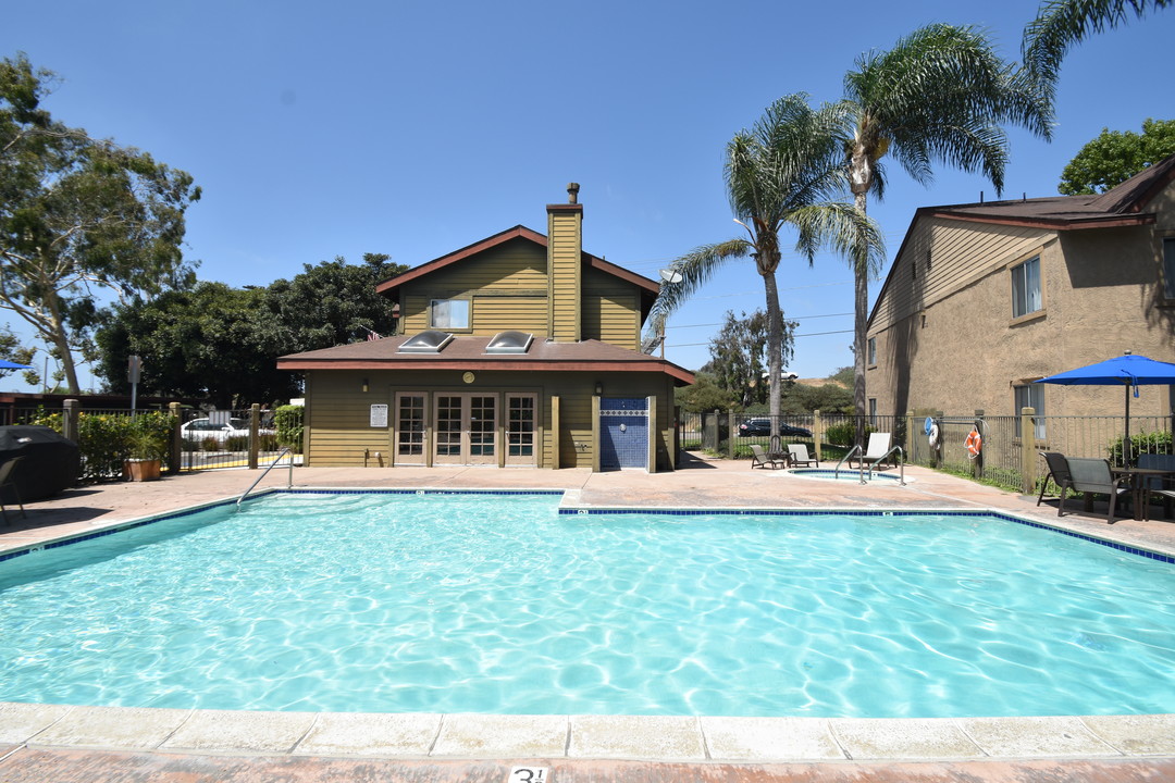 Beach Colony Apartments in San Diego, CA - Foto de edificio