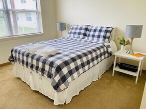 3015 Upton Dr in Kensington, MD - Foto de edificio - Building Photo