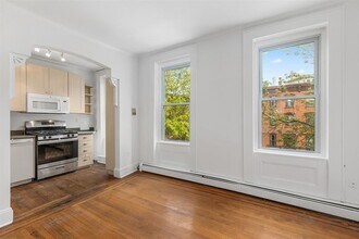 237 Grove St in Jersey City, NJ - Building Photo - Building Photo