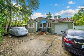 236 NE 85th St-Unit -N in El Portal, FL - Building Photo - Building Photo