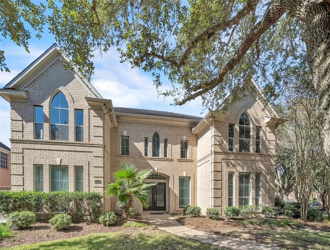 1423 Meadow Lakes Dr