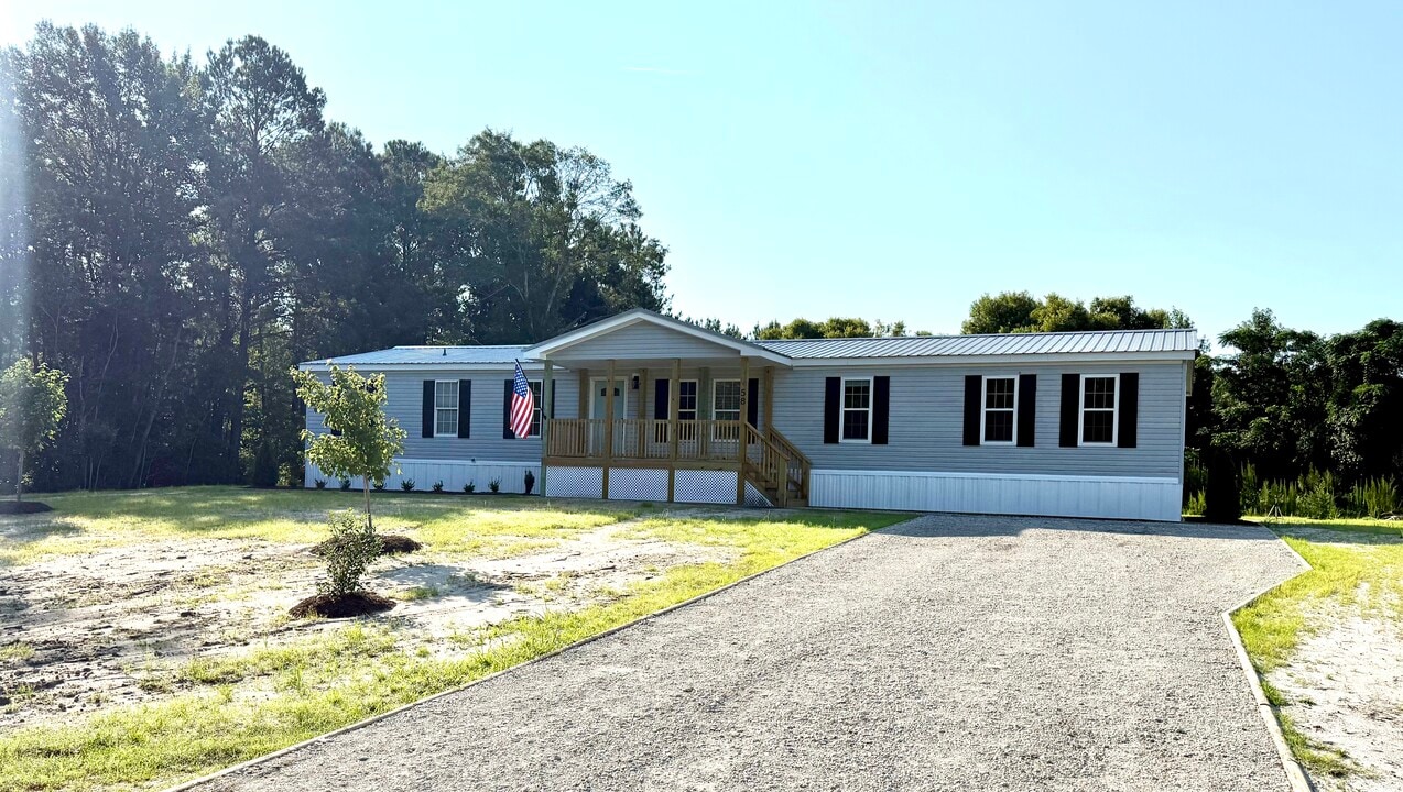 58 E Snowberry Ln in Rocky Point, NC - Foto de edificio