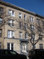 61-31 Madison St in Flushing, NY - Building Photo