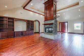 825 Chehalem Rd in La Cañada Flintridge, CA - Building Photo - Building Photo