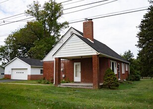 3950 Locust Grove Rd in Columbia, PA - Building Photo - Building Photo