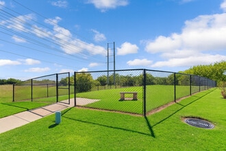 Woodhaven Villas in Weatherford, TX - Foto de edificio - Building Photo