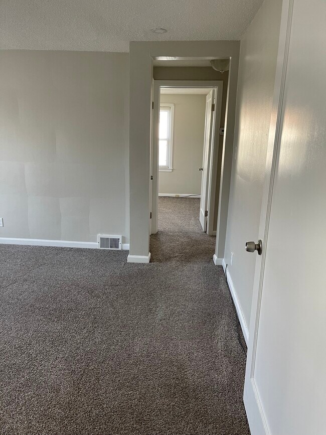 33 Montfort Dr Apartments and Nearby Buffalo Apartments For Rent Buffalo, NY