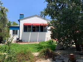 5046 La Roda Ave in Los Angeles, CA - Building Photo