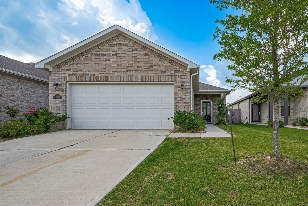 23022 Undertaken Path in Katy, TX - Foto de edificio