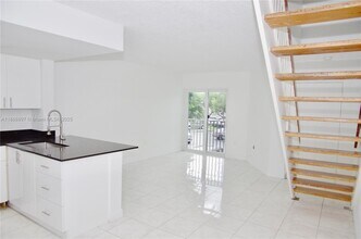 8660 NW 6th Ln in Miami, FL - Building Photo - Building Photo