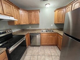 208-216 Monarch Dr in Houma, LA - Building Photo