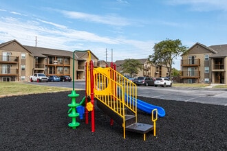 Southfork Apartments in Olathe, KS - Building Photo - Building Photo