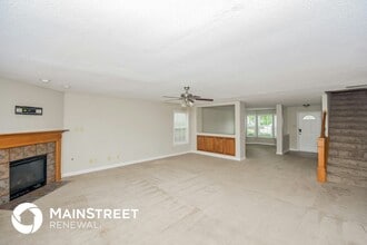 8208 Firefly Way in Indianapolis, IN - Foto de edificio - Building Photo