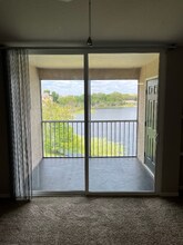 8903 Latrec Ave, Unit 304 in Orlando, FL - Foto de edificio - Building Photo