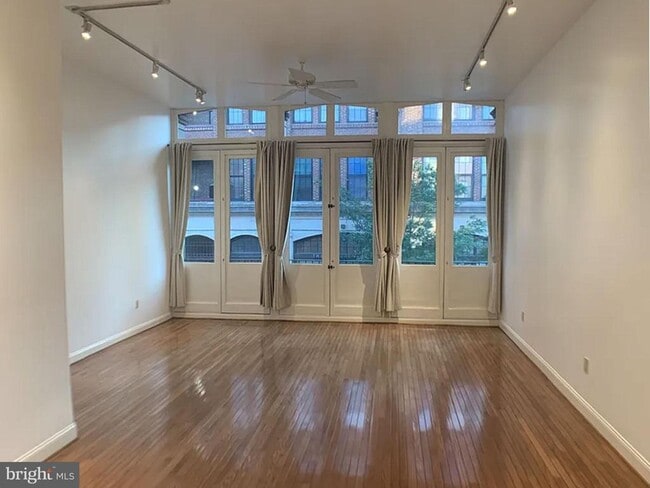 property at 261 N 3rd St