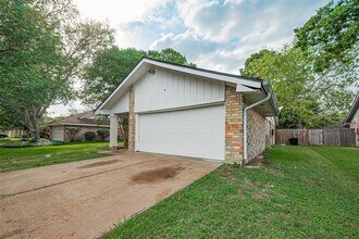 15238 Ensenada Dr in Houston, TX - Building Photo - Building Photo