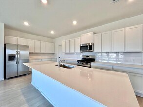 519 Vantage Dr in Hutto, TX - Building Photo - Building Photo