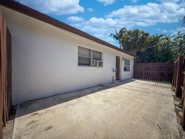 3455 Hi St