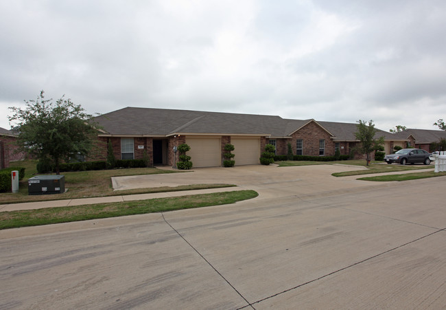 Nandina Way Townhomes in Waxahachie, TX - Building Photo - Building Photo