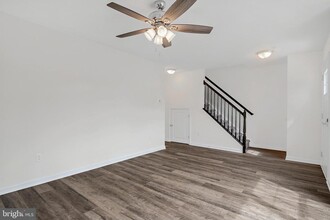 2813 Pinewood Ln in Harrisburg, PA - Building Photo - Building Photo