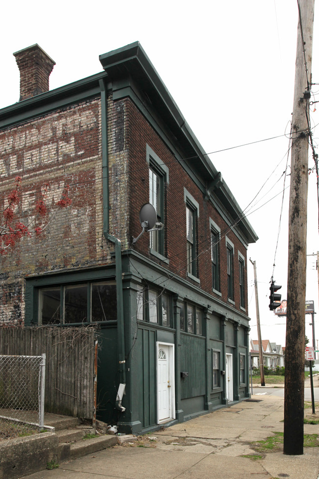 1325 S Preston St in Louisville, KY - Building Photo - Building Photo