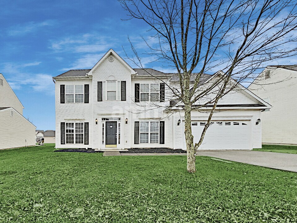 1039 Vanguard Dr in Spring Hill, TN - Building Photo