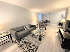 10735-10735-127 127 St NW in Edmonton, AB - Building Photo - Building Photo