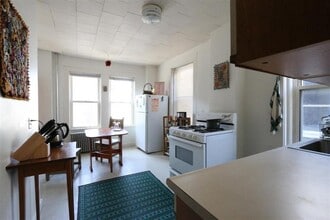 5 Elmer St, Unit 2 in Cambridge, MA - Foto de edificio - Building Photo