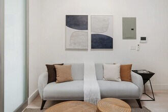 317 E 78th St in New York, NY - Building Photo - Building Photo