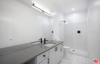 6044 La Prada St in Los Angeles, CA - Building Photo - Building Photo