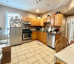 22 Fisher Ave, Unit 3 in Boston, MA - Building Photo