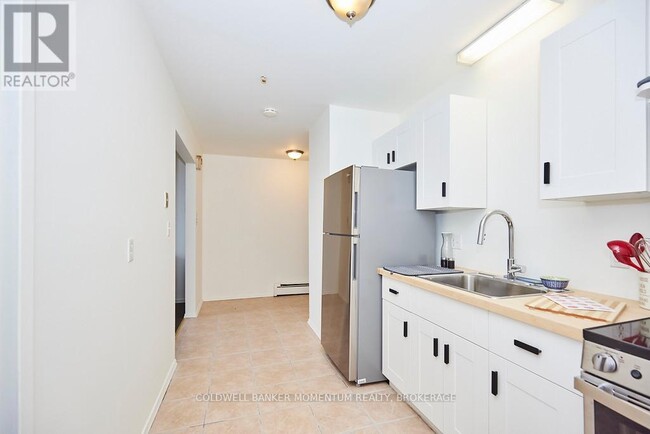4595-4595 Queen St