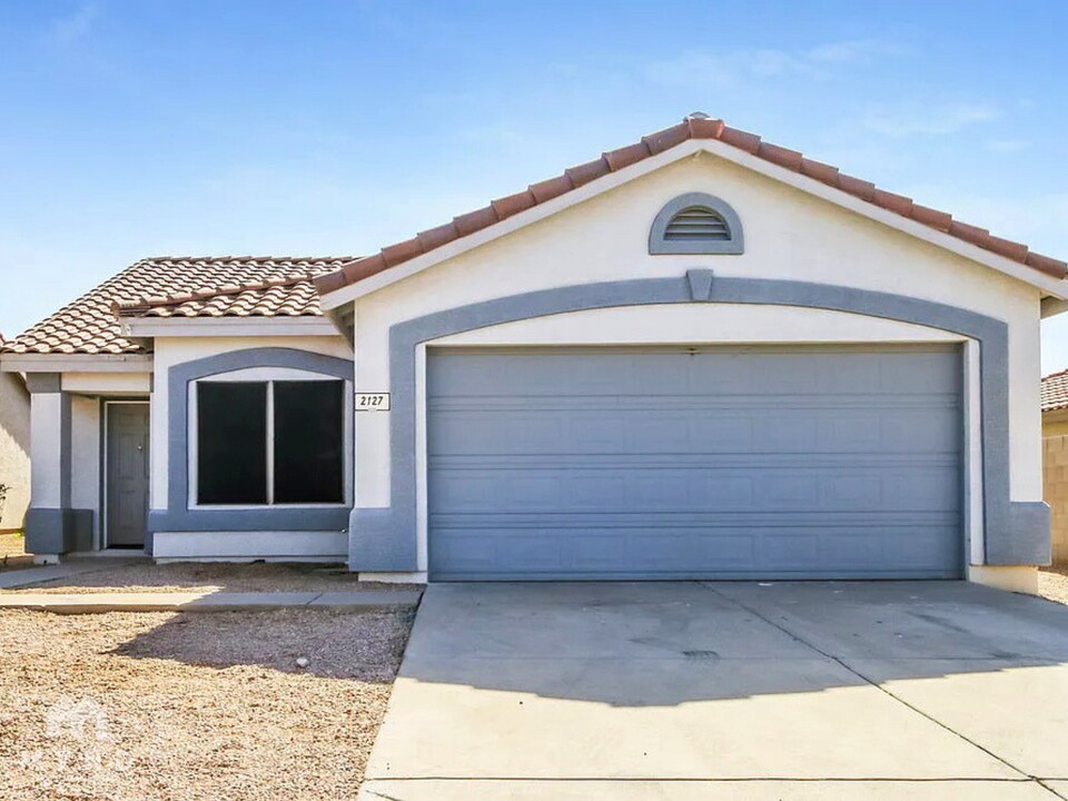 2127 W 22nd Ave in Apache Junction, AZ - Building Photo