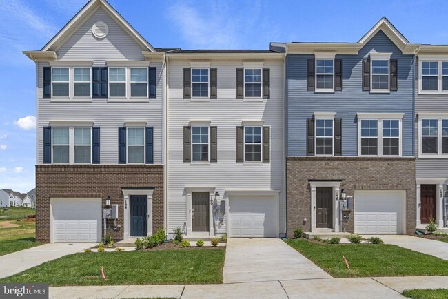 160 Winterplace Dr in Charles Town, WV - Building Photo - Building Photo