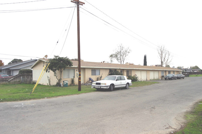 800-808 Briggs Ave in Modesto, CA - Building Photo - Building Photo