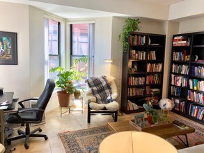 35 Fay St in Boston, MA - Foto de edificio - Building Photo