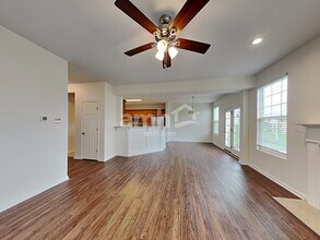 19327 Fox Chase Dr in Noblesville, IN - Foto de edificio - Building Photo