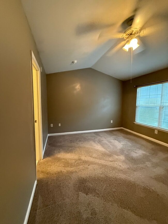 3921 Cherokee Woods Way in Knoxville, TN - Building Photo - Building Photo