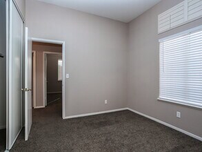 265 Prairie Rose St in Henderson, NV - Foto de edificio - Building Photo