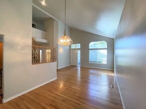 378 S Winthrop Way in Boise, ID - Building Photo - Building Photo