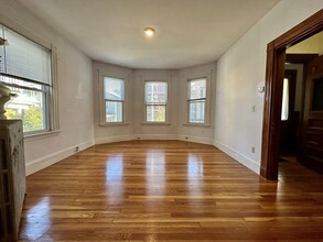 29 Woodlawn St, Unit 1 in Boston, MA - Building Photo - Building Photo