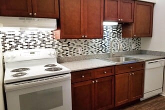 Terraces At Metairie in Metairie, LA - Building Photo - Building Photo