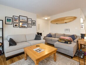 2005 Pullman Ln, Unit 2 in Redondo Beach, CA - Foto de edificio - Building Photo